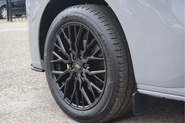 Vehicle Image 10
