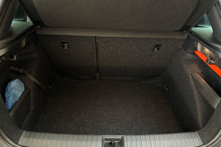 Vehicle Image 33