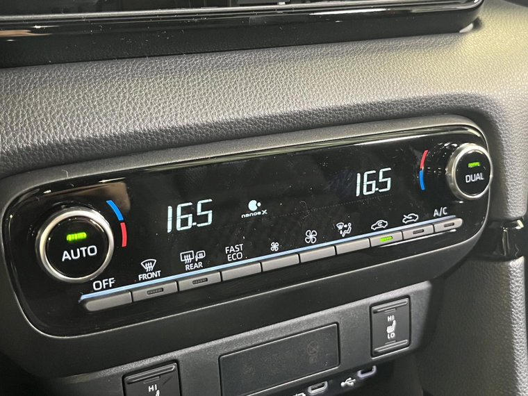 Vehicle Image 17