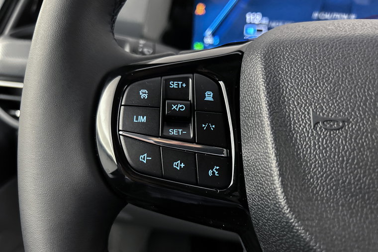 Vehicle Image 12