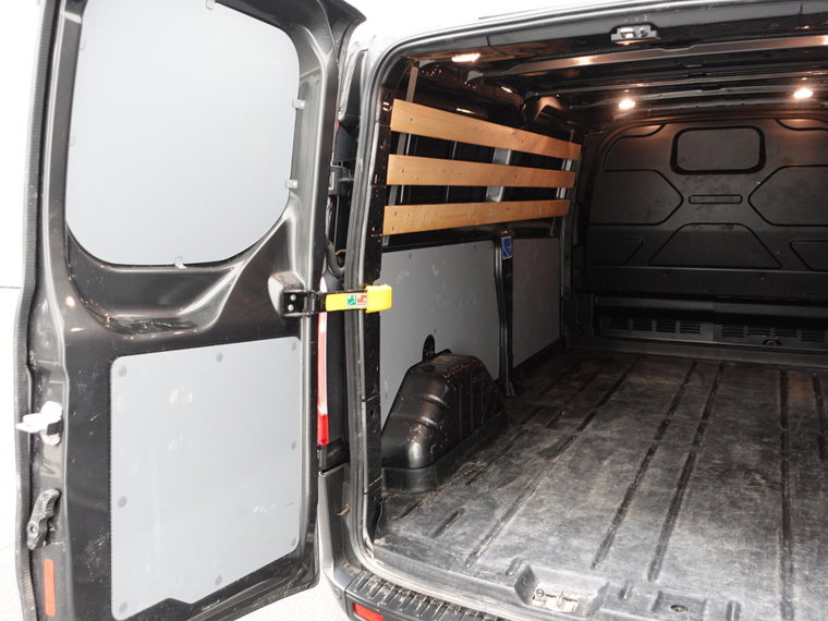 Vehicle Image 37