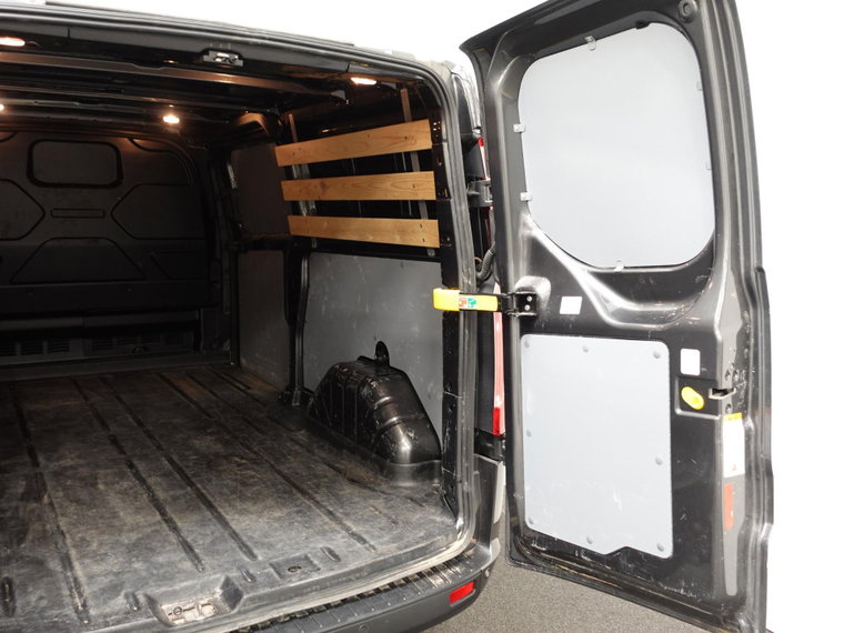 Vehicle Image 38