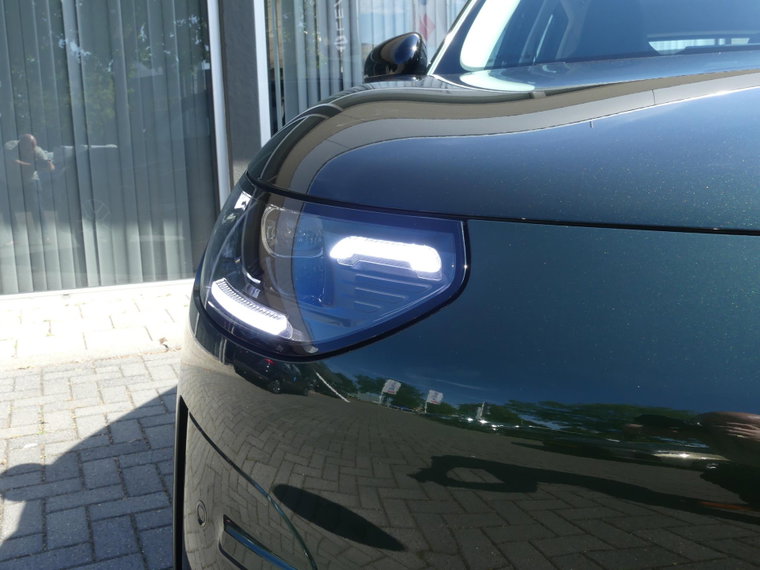 Vehicle Image 36