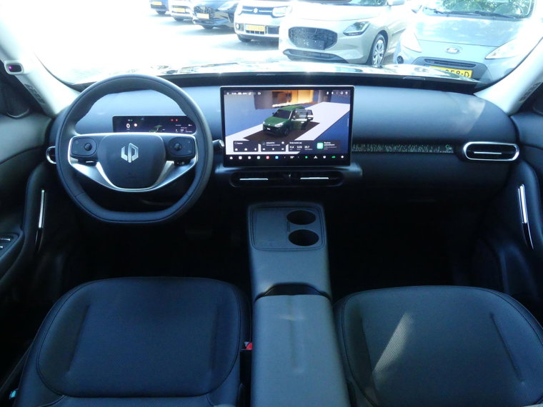 Vehicle Image 11