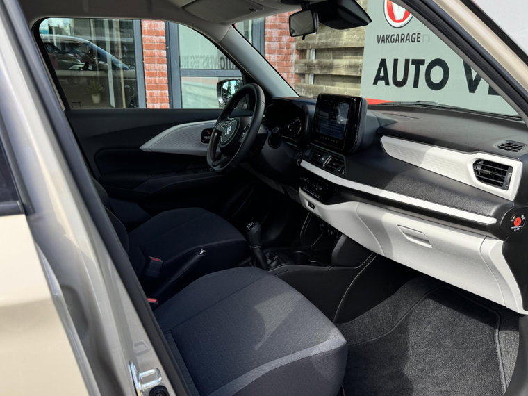 Vehicle Image 16