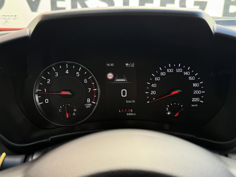 Vehicle Image 30