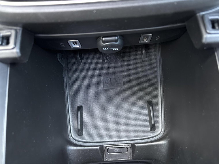 Vehicle Image 25