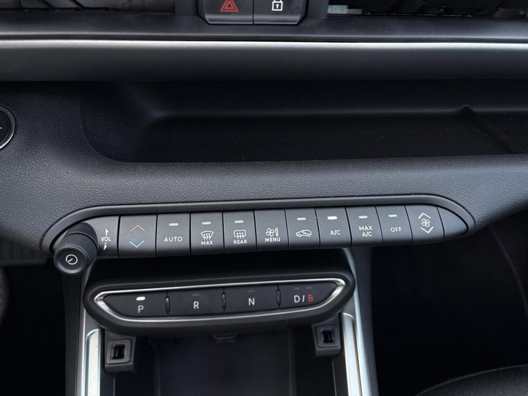 Vehicle Image 26