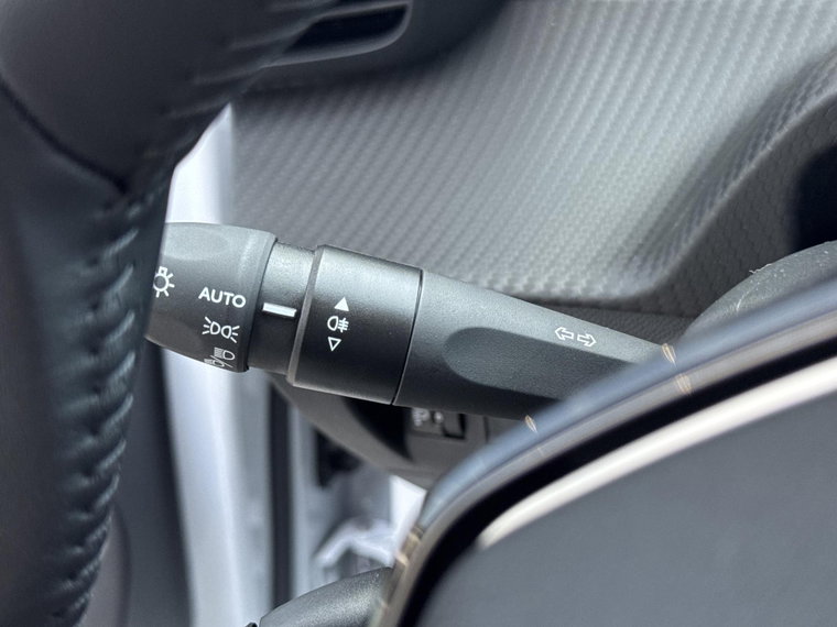 Vehicle Image 32