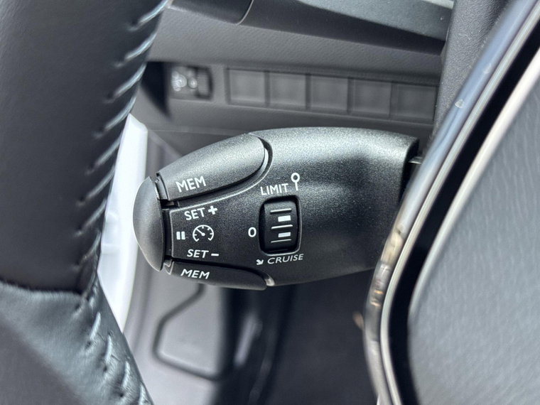 Vehicle Image 34