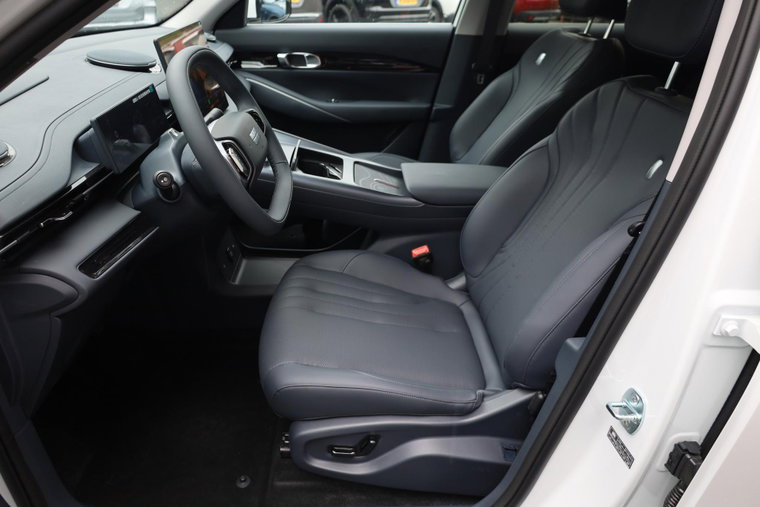 Vehicle Image 36