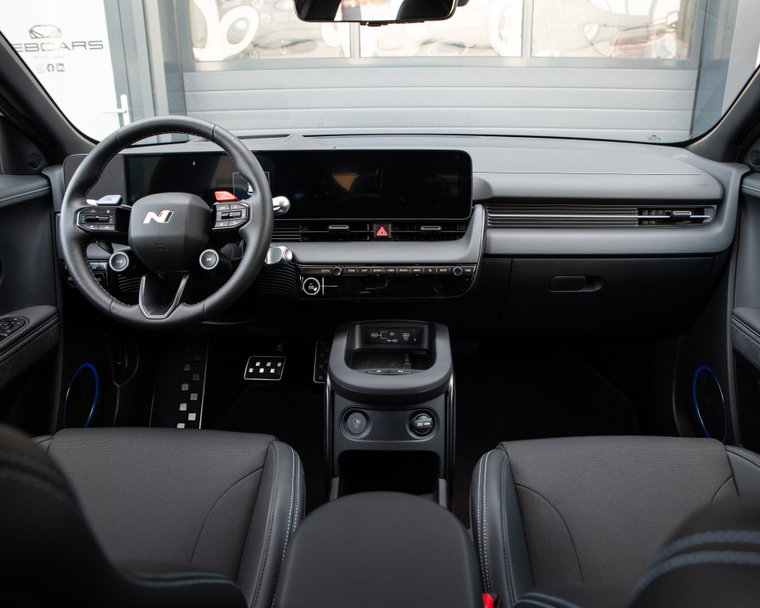 Vehicle Image 36