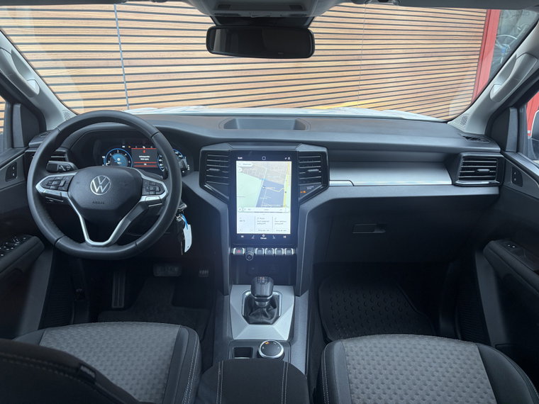 Vehicle Image 32