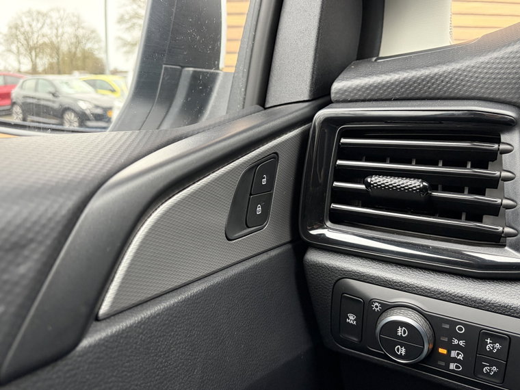 Vehicle Image 39