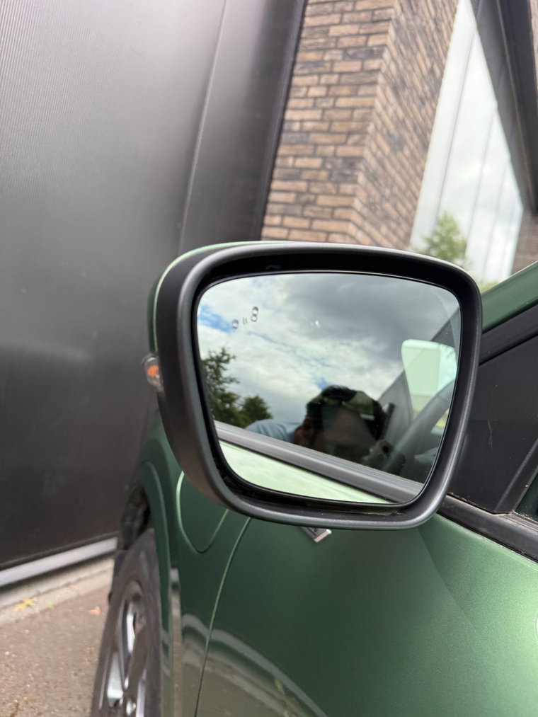 Vehicle Image 38