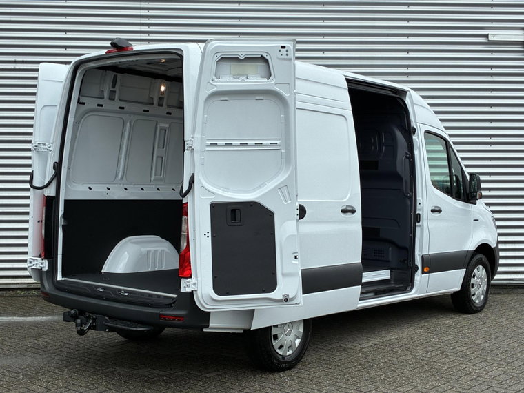Vehicle Image 24