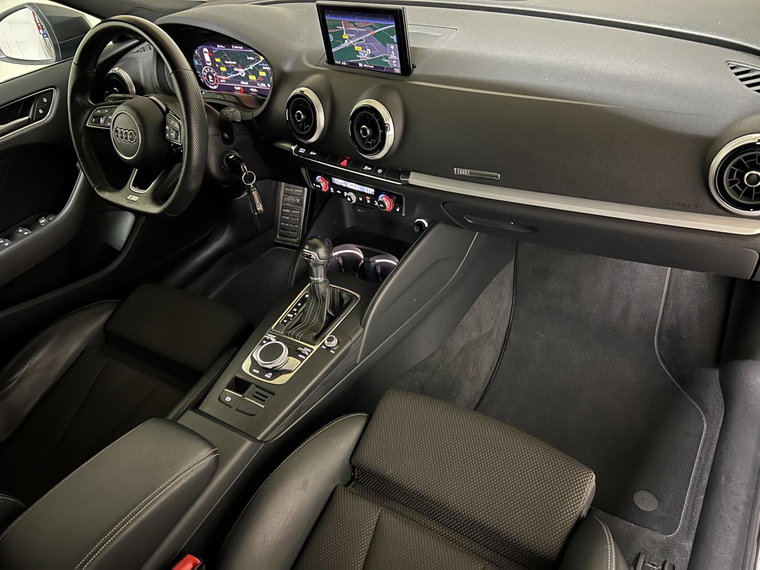 Vehicle Image 18