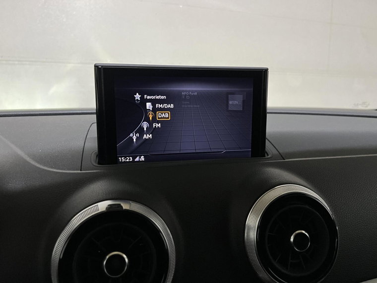 Vehicle Image 38