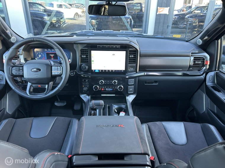 Vehicle Image 29