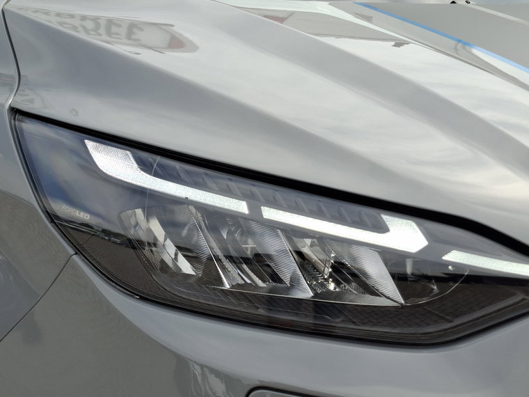 Vehicle Image 23