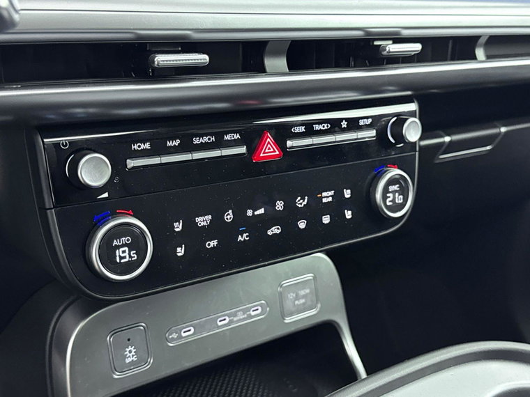 Vehicle Image 23