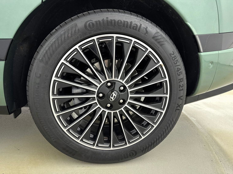 Vehicle Image 24