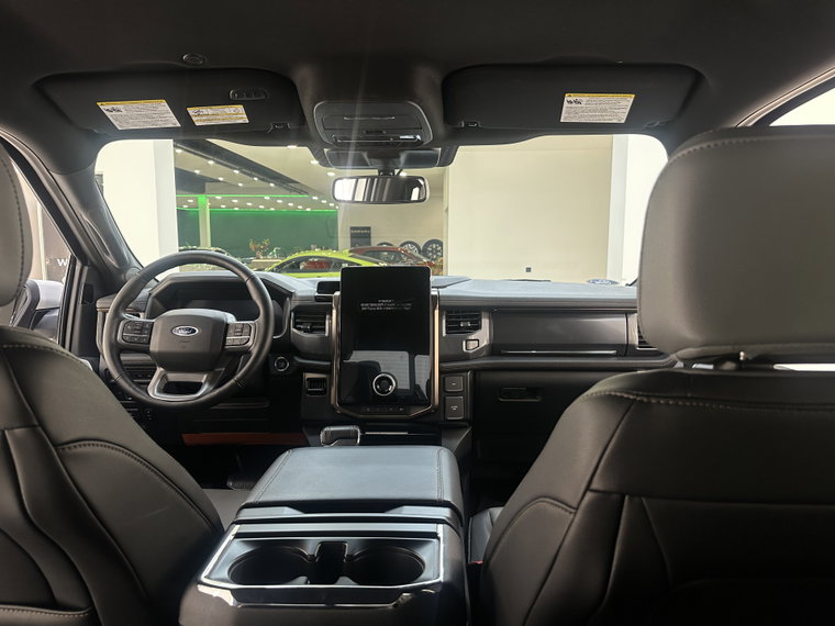 Vehicle Image 39
