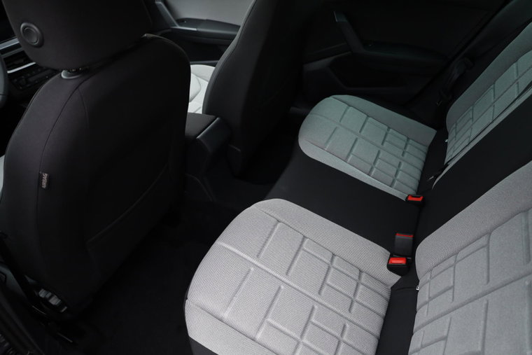 Vehicle Image 38