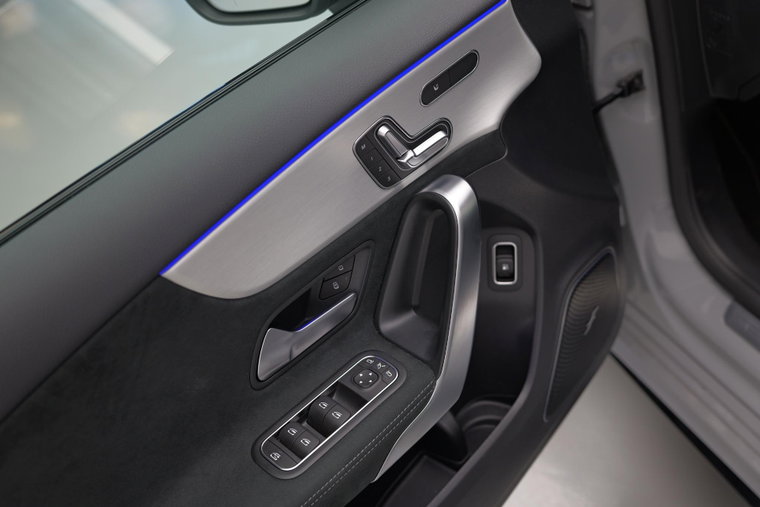 Vehicle Image 22