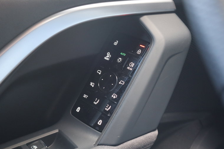 Vehicle Image 17