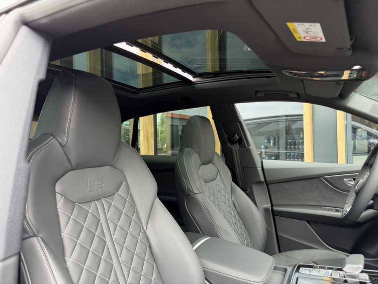 Vehicle Image 30