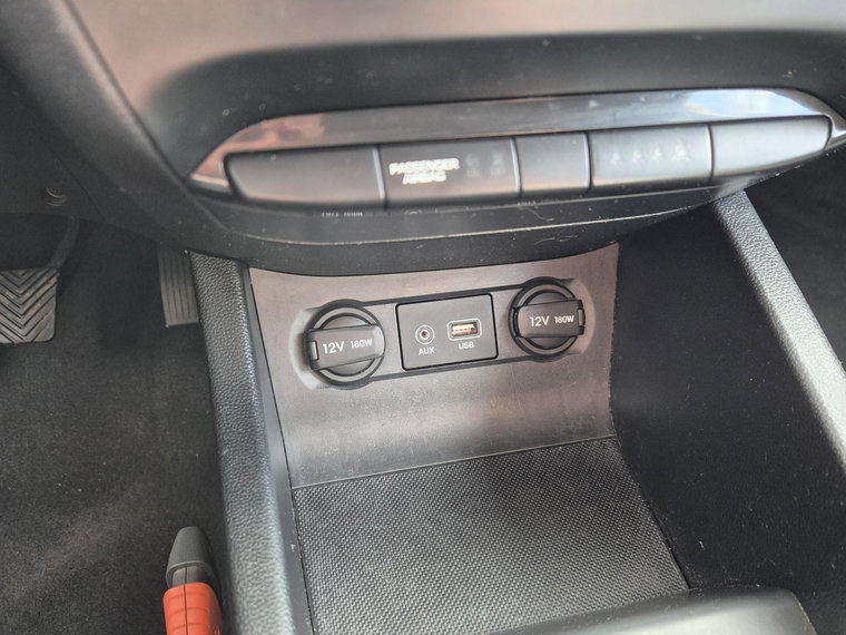 Vehicle Image 16