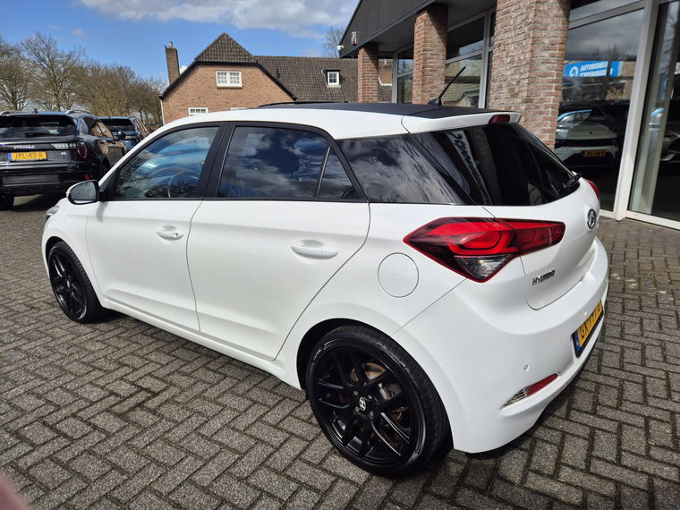 Vehicle Image 31