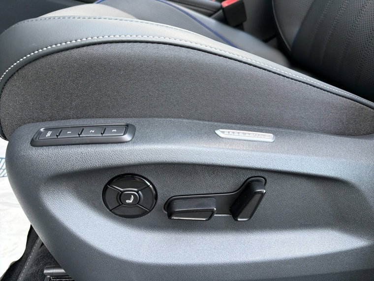 Vehicle Image 33