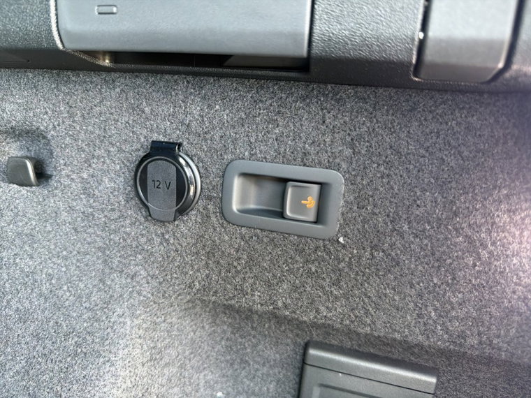 Vehicle Image 35