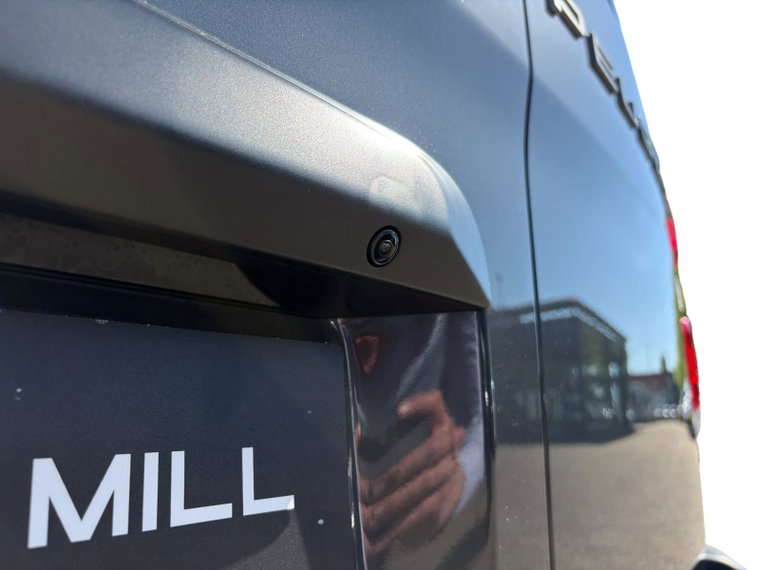 Vehicle Image 12
