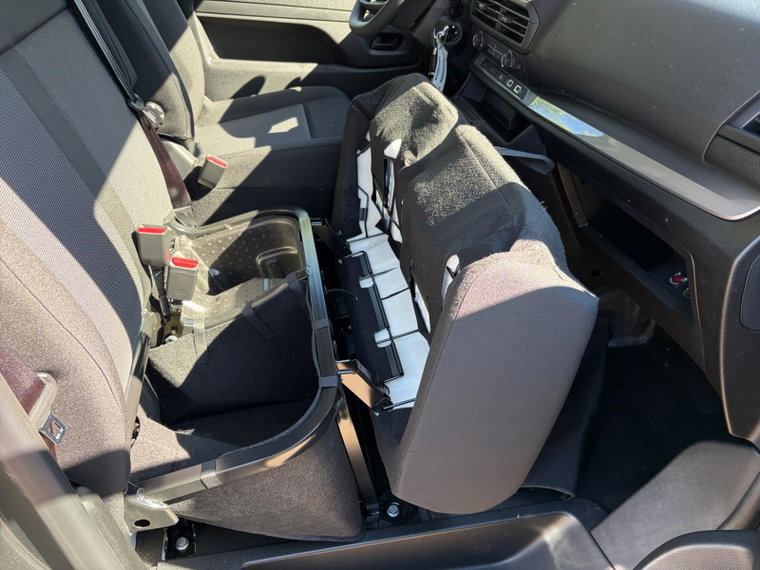Vehicle Image 25