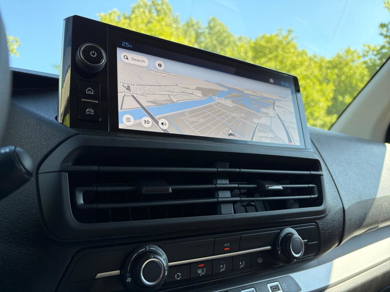 Vehicle Image 38