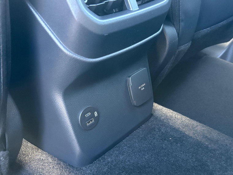 Vehicle Image 22