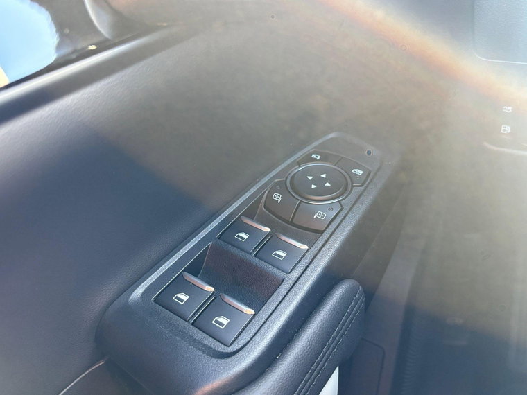 Vehicle Image 42