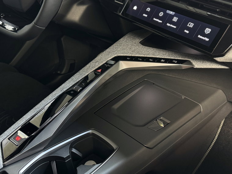Vehicle Image 38