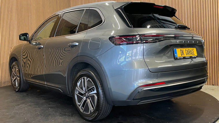 Vehicle Image 14