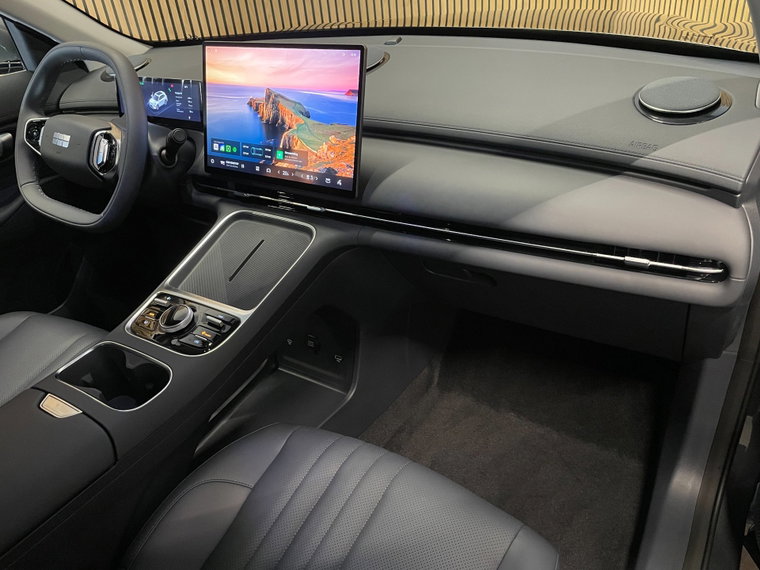 Vehicle Image 30