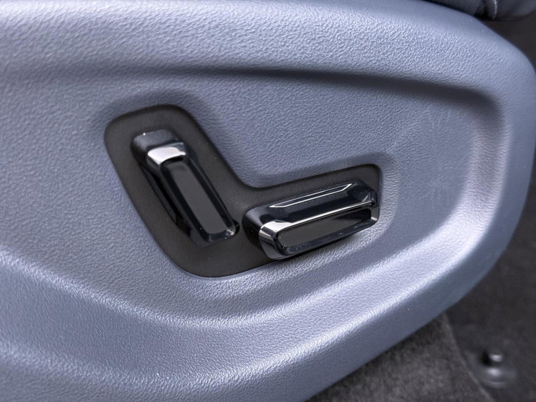 Vehicle Image 33