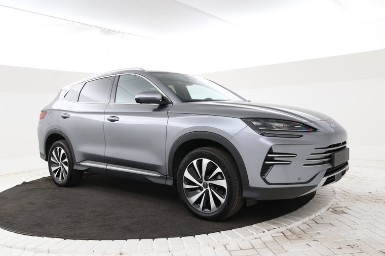 Vehicle Image 4