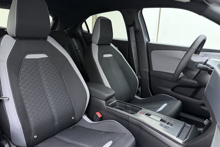 Vehicle Image 13