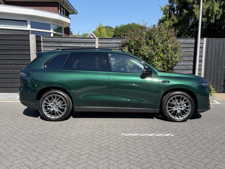 Vehicle Image 8