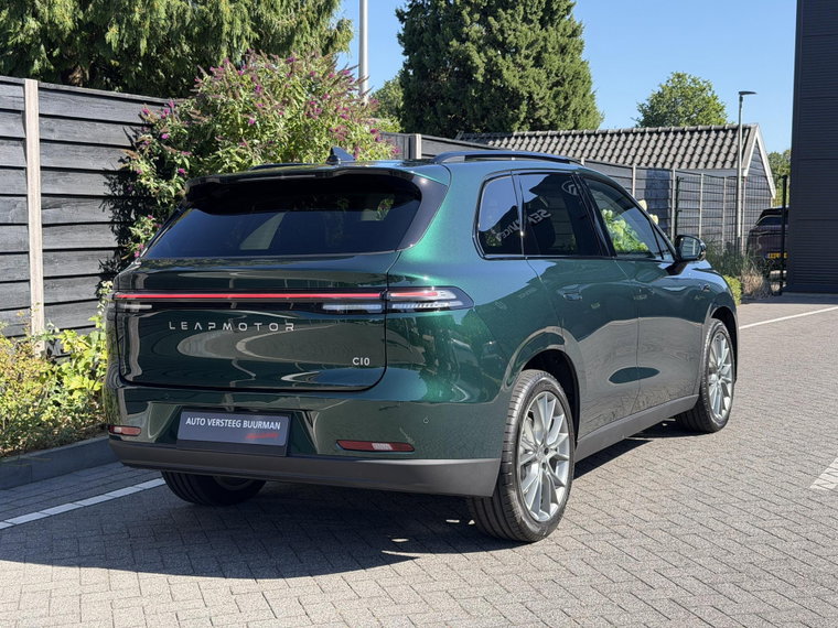 Vehicle Image 9