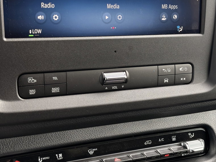 Vehicle Image 35