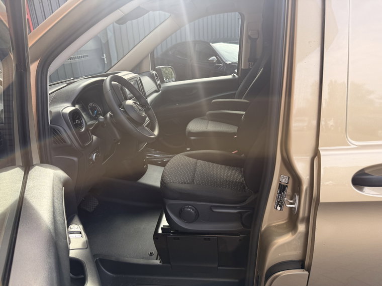 Vehicle Image 39